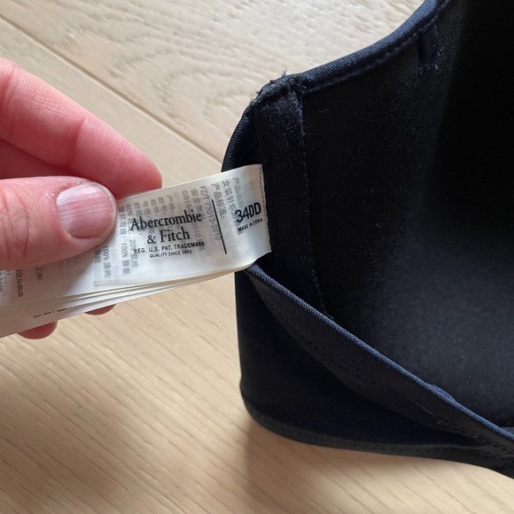 Abercrombie & Fitch Navy Bandeau Bikini Top (NWOT), Size 34DD - Picture 3 of 3